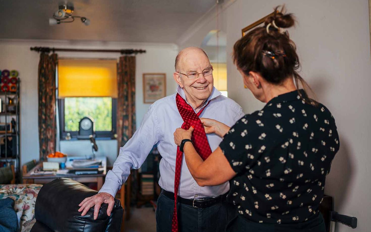tie dressing father daughter, CREDIT Peter Kindersley (Centre for Ageing Better library)